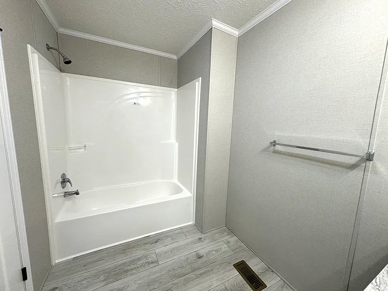 Westbridge Manor — Photo 38
