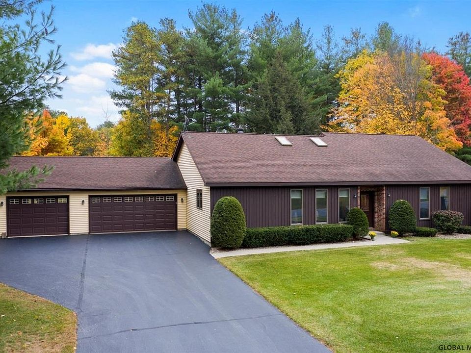 1st image of 4 Grouse Cir