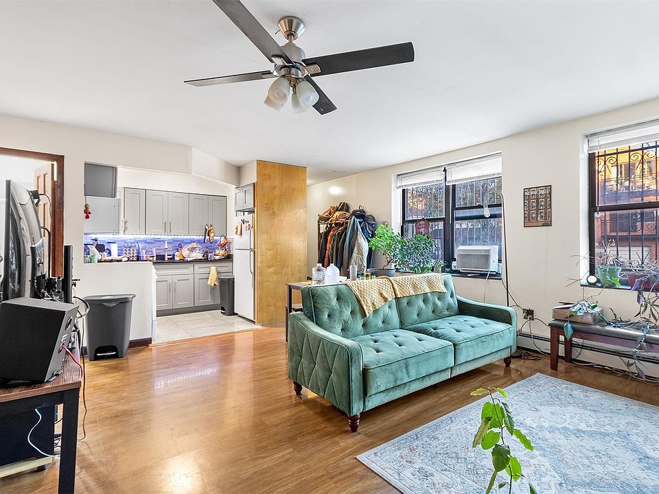 1st image of 3716 Greenpoint Avenue