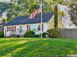62 Murdock Street, Huntington Station, NY