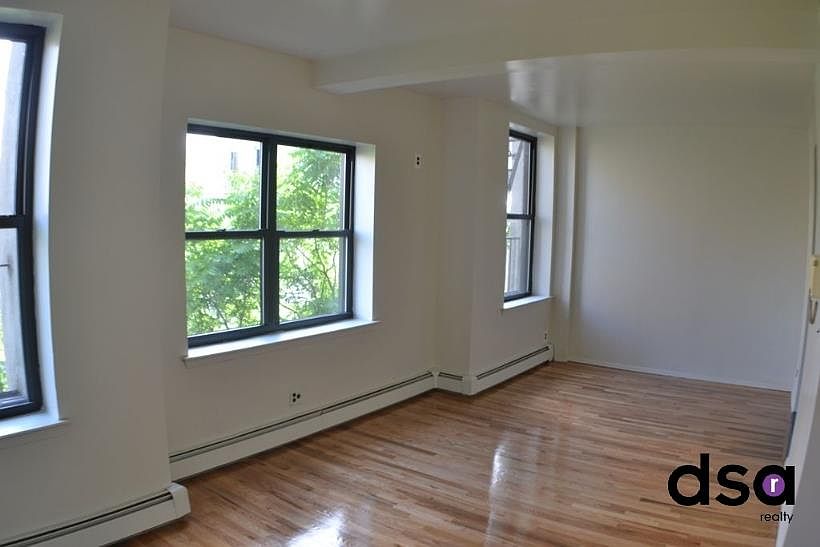 1st image of 11 Maiden Ln