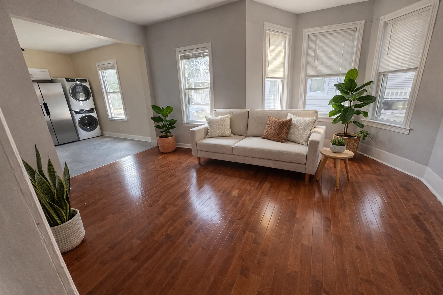128 E Park Ave Floor 1 photo 1