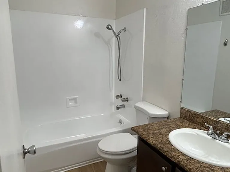 2233 Fairway Dr — Photo 5