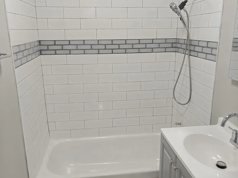 436 W Division St #3 — Photo 12