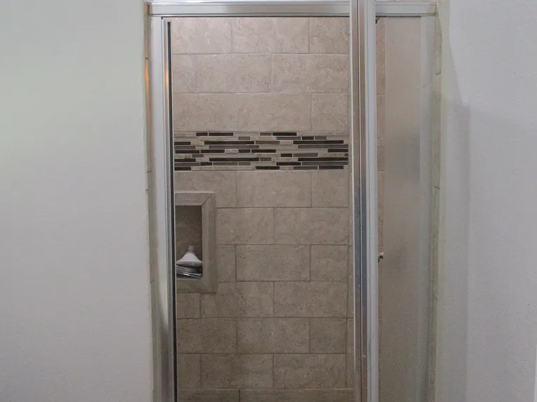 1906 Castle Gate Cir — Photo 24