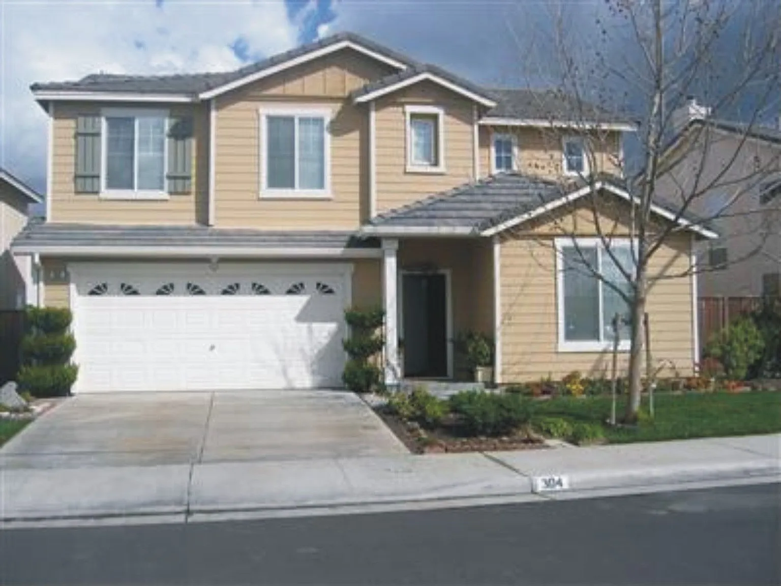 304 William Pishner Jr Dr photo 1