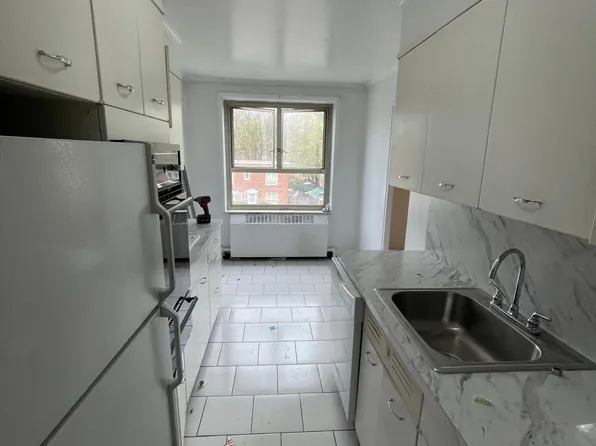 (undisclosed Address), Fresh Meadows, NY 11365