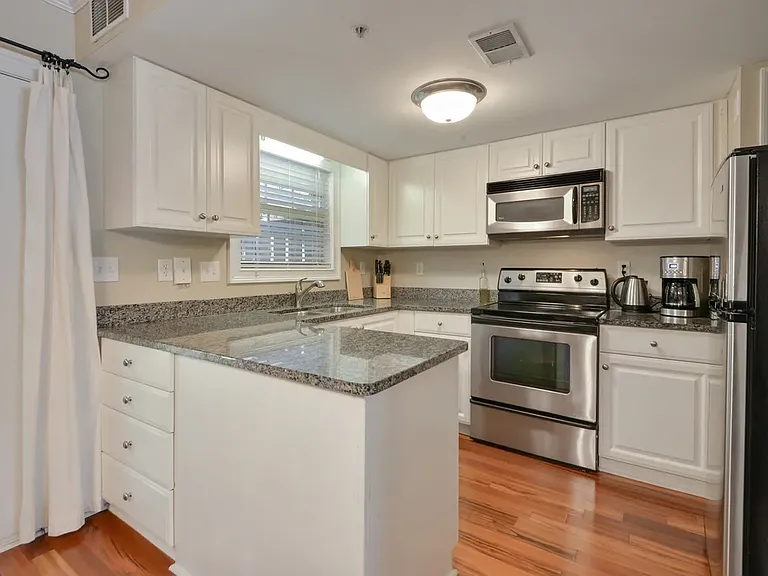 21 Villa Ct SE — Photo 4