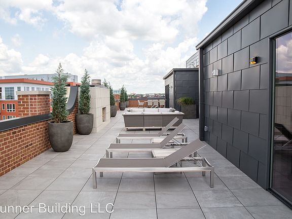4th image of 936 N High St APT 303