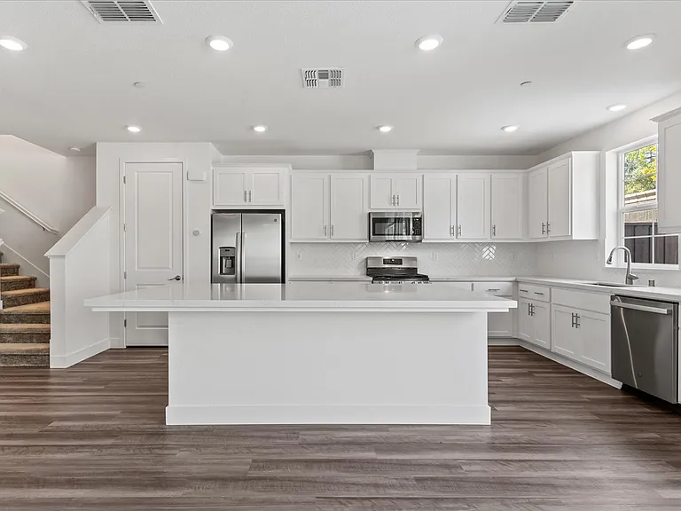 6921 Peak Way — Photo 34