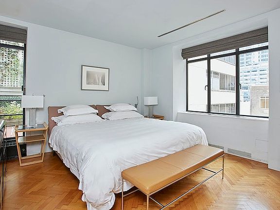 5th image of 24 W 55th St APT 10B