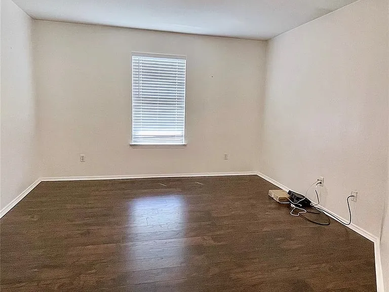 317 Leanne Dr — Photo 11