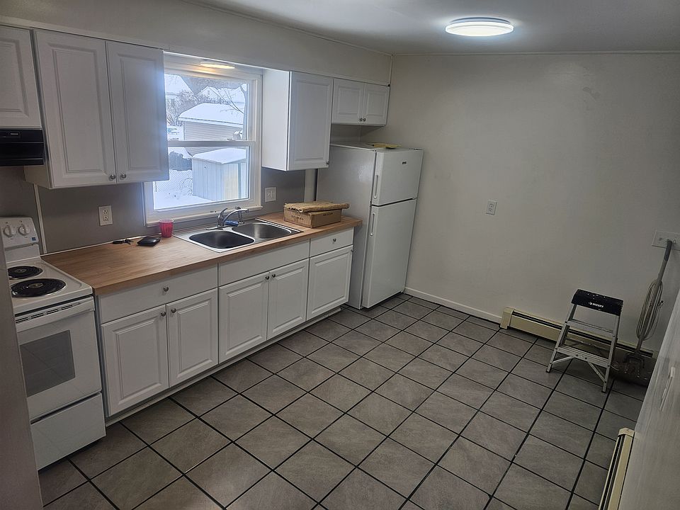 1st image of 9 Warwick Ave