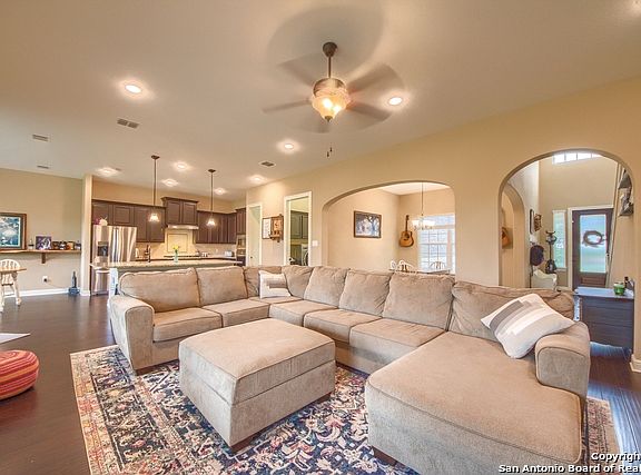 2nd image of 521 Sittre Dr