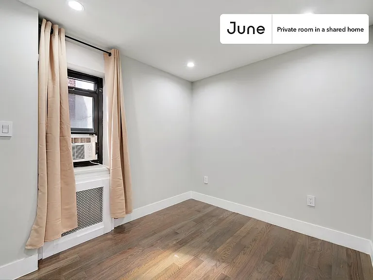 113 1st Ave #B — Photo 1