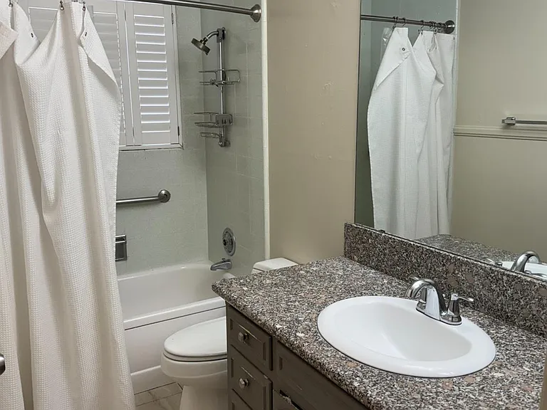 5085 N Wishon Ave #18 — Photo 12
