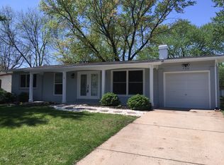 710 Sherwood Dr, Florissant, MO