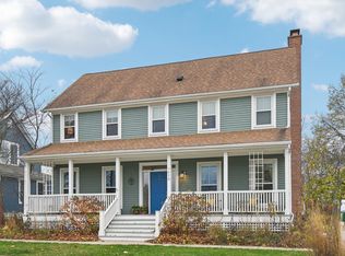 1479 Potawatomi Rd, Grayslake, IL 60030