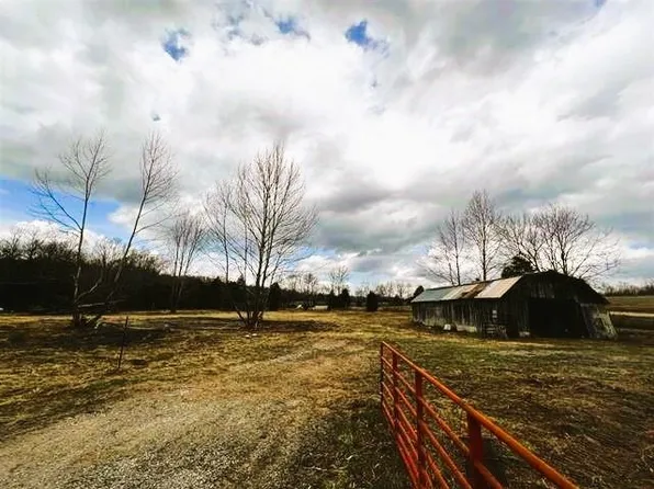 1360 P Lindsey Rd, Brownsville, KY 42210
