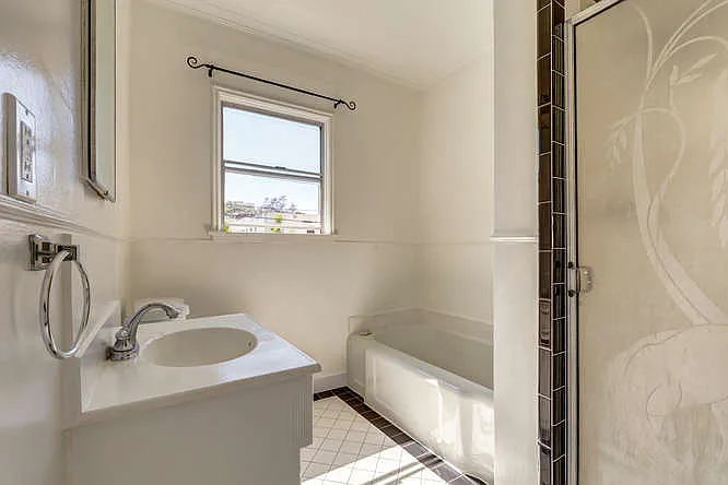 445 N Doheny Dr #F — Photo 6
