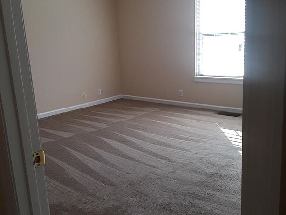 2nd image of 3329 Niagara Dr #A