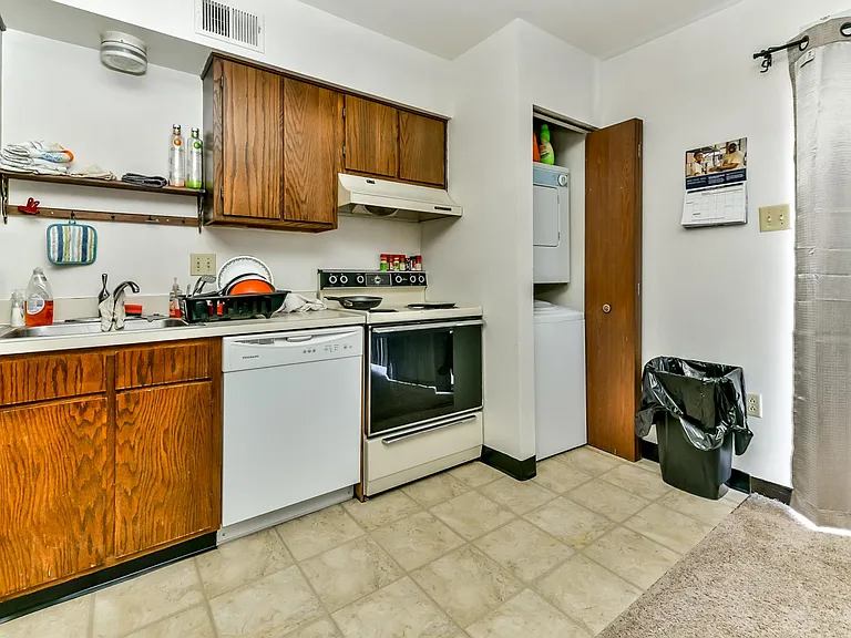 3210 Kennett Sq — Photo 4