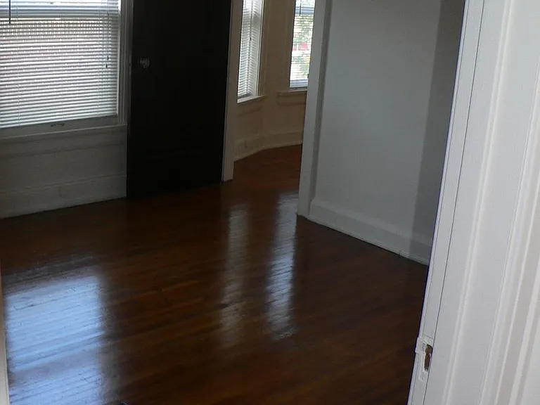 1544 E Broad St — Photo 10