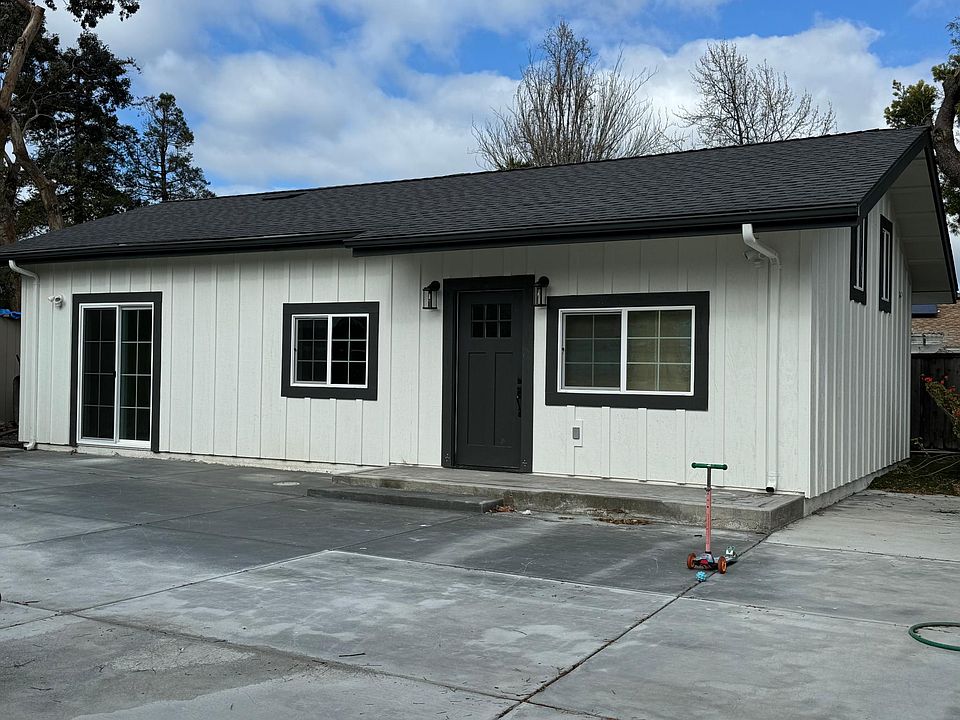 House for rent with generous front yard