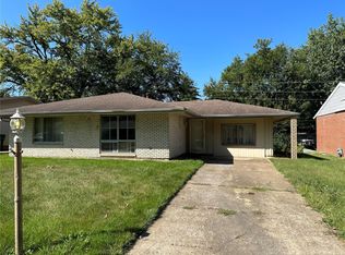 17 Potomac Dr, Fairview Heights, IL 62208