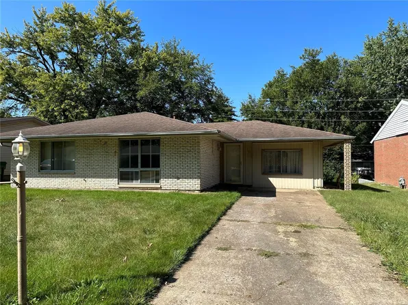 17 Potomac Dr, Fairview Heights, IL 62208