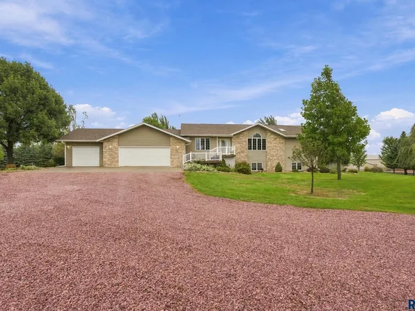 47880 251st St, Garretson, SD 57030