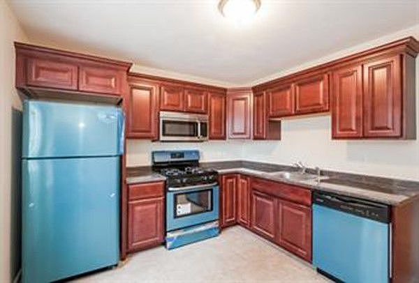 2nd image of 1296 Washington St #1