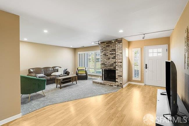 1st image of 1137 Leeward Ln