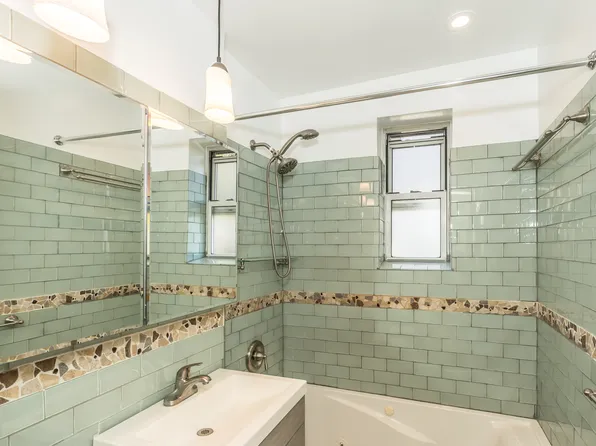 55-25 31st Avenue image 15 of 31