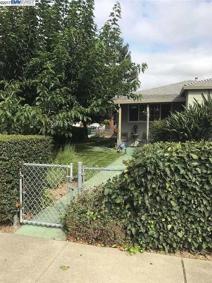 210 Alden Rd photo 1
