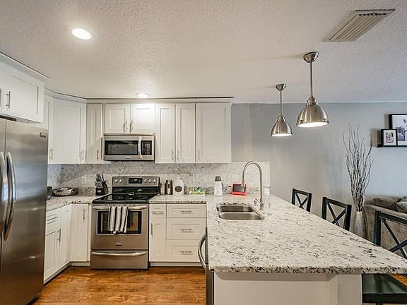 5th image of 8548 Edgewater Place Blvd