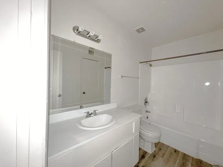3363 W Harmont Dr #3 — Photo 10