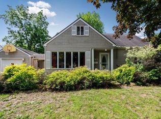 721 37th St NE, Cedar Rapids, IA 52402