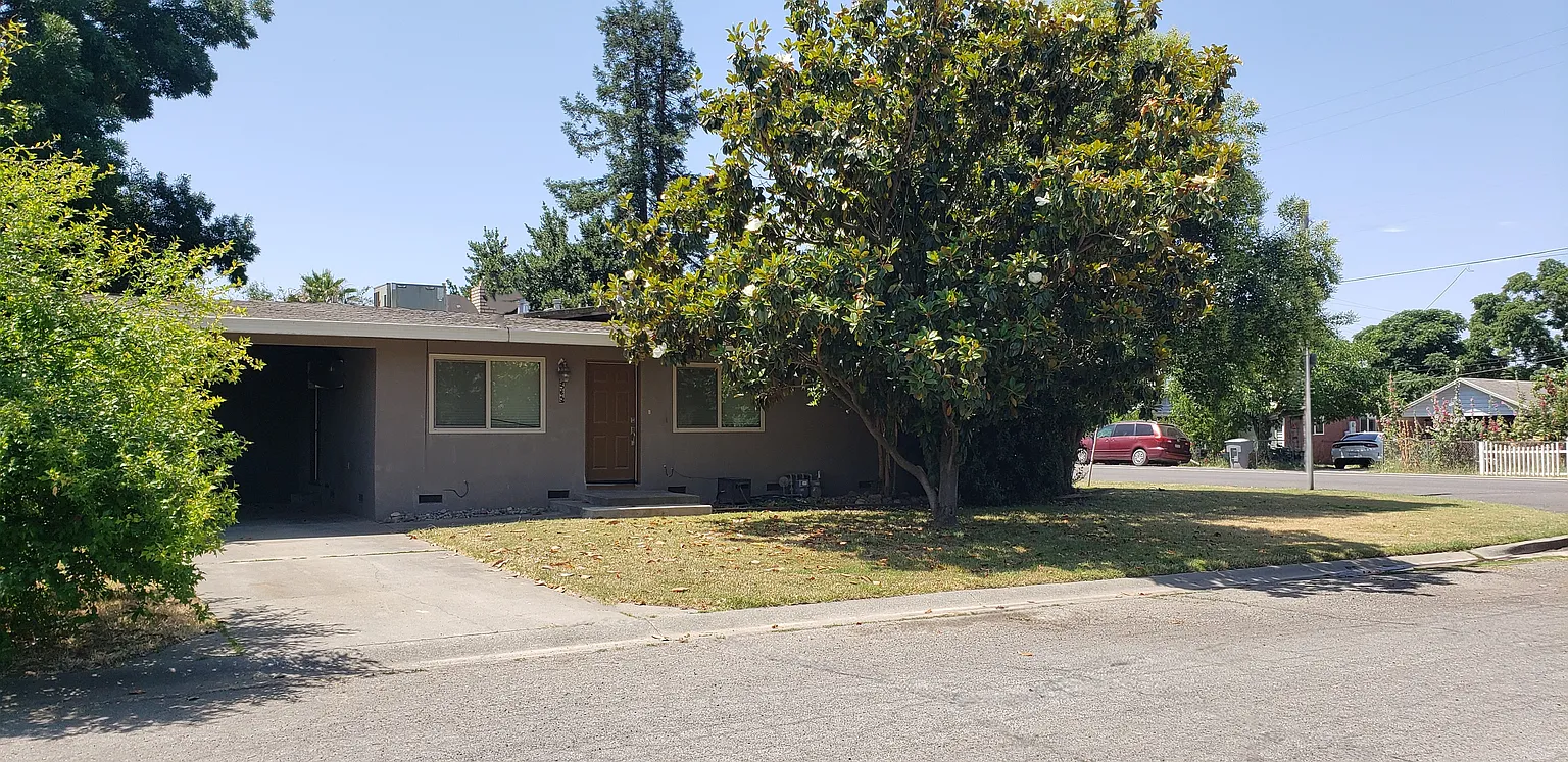 9565 Almond Dr photo 1