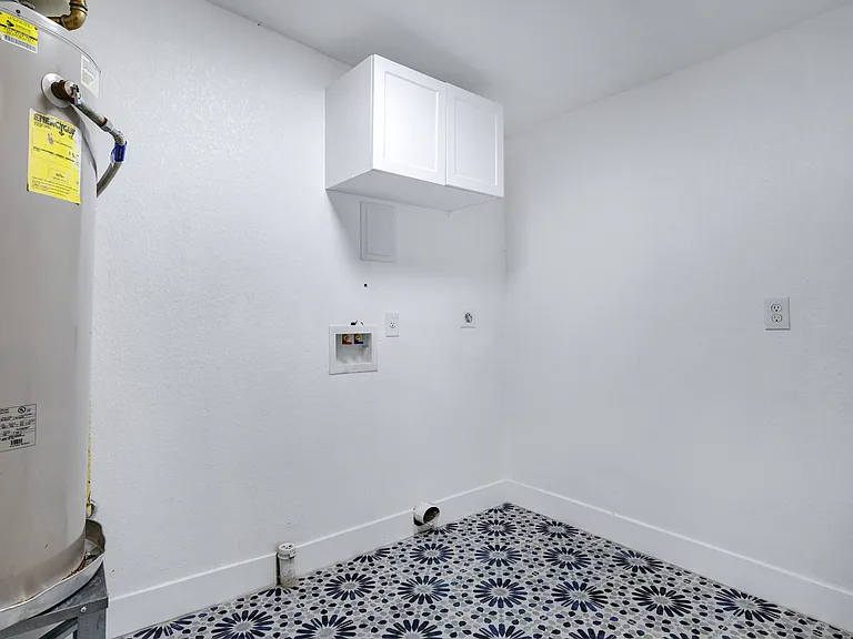 2425 Monterey St — Photo 17