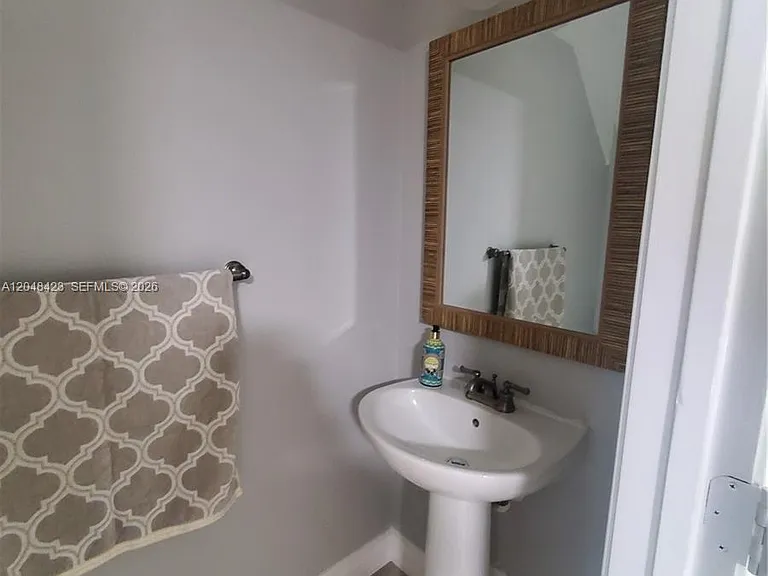 7858 Dixie Beach Cir #7858 — Photo 38