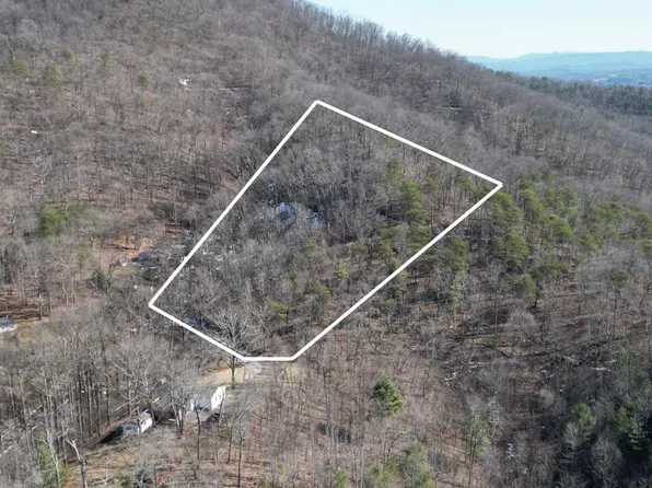 2160 Zana Rd, Salem, VA 24153