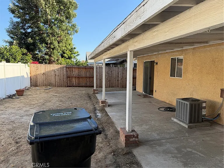 2211 S Walker Ave — Photo 19