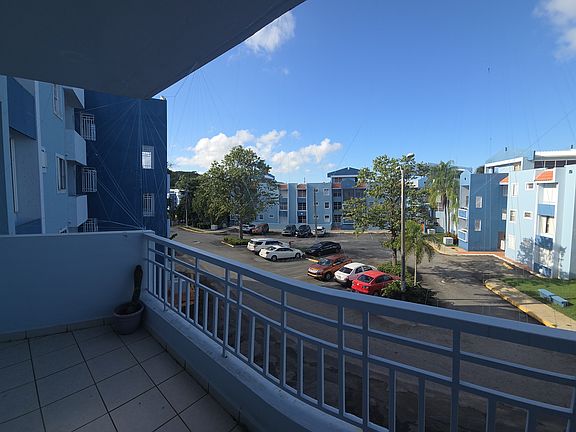 3rd image of 400 Avenue Montesol #D2-8