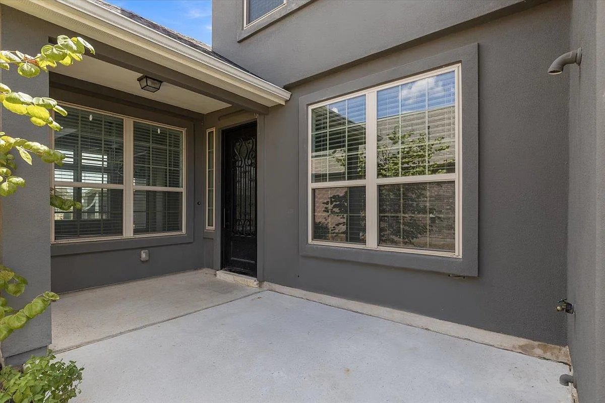 4 bed, 3.0 bath, 2189 sqft, $2,475 — Photo 4
