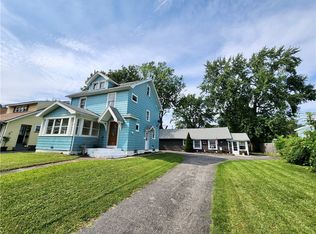 84 Chippendale Rd, Rochester, NY 14616