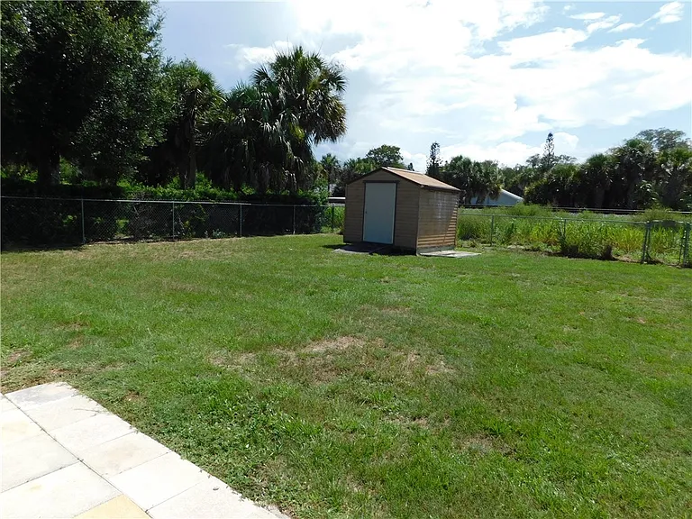 9896 Pine St — Photo 11