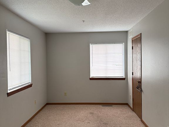 5th image of 537 S Van Buren St #D