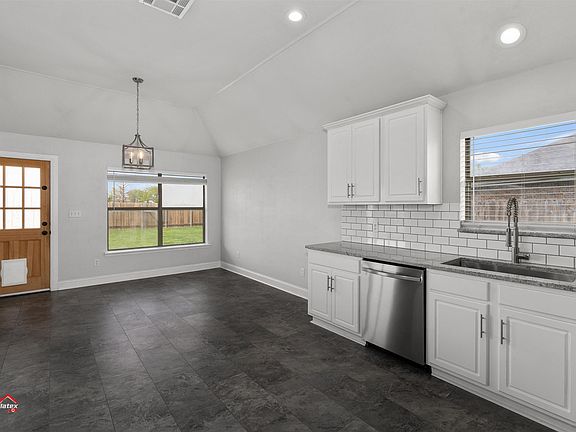 5th image of 2309 Tallgrass Cir