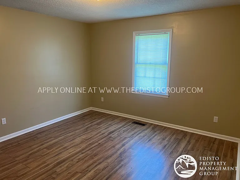 642 Medway Dr — Photo 3